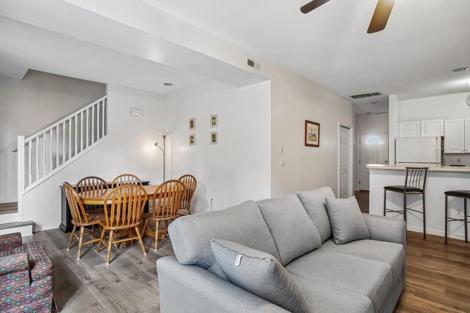 Group,Dining Room,