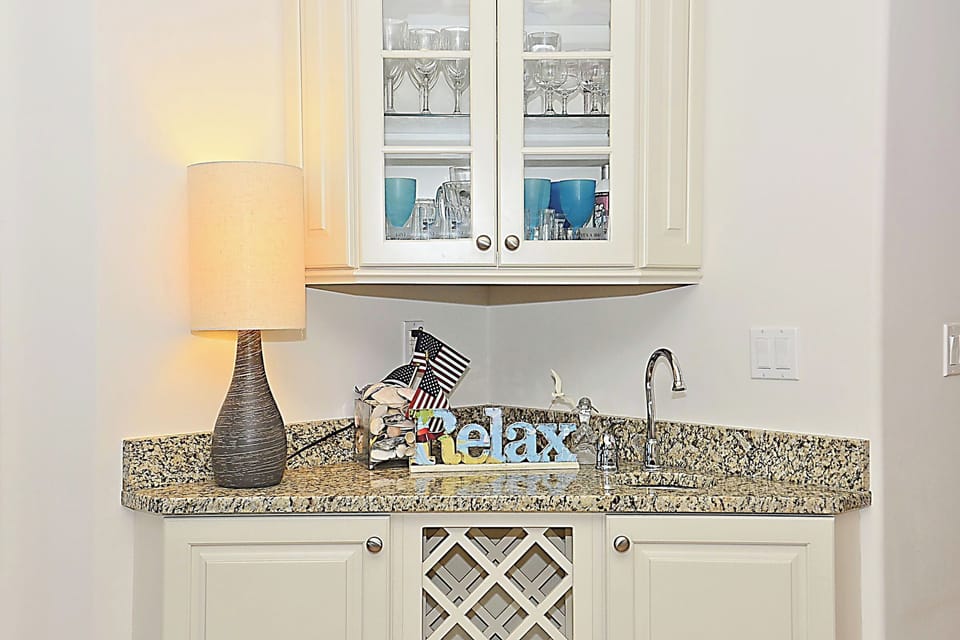 Floor Plan,Wet Bar,