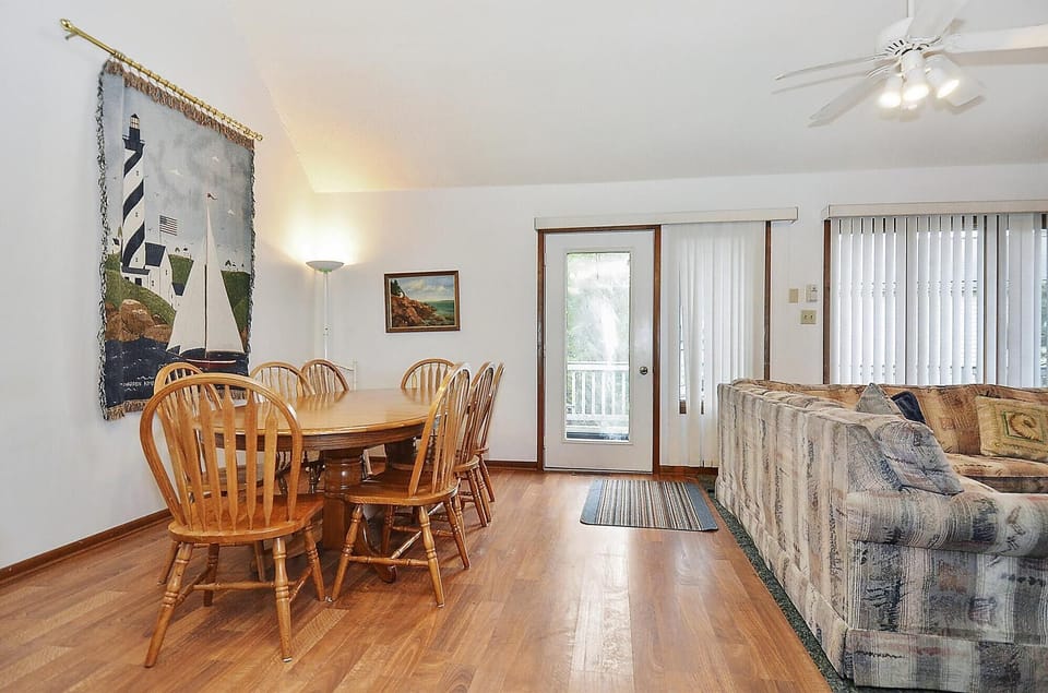 Main Level,Dining Area,