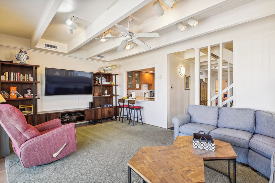 Main Level,Living Room,