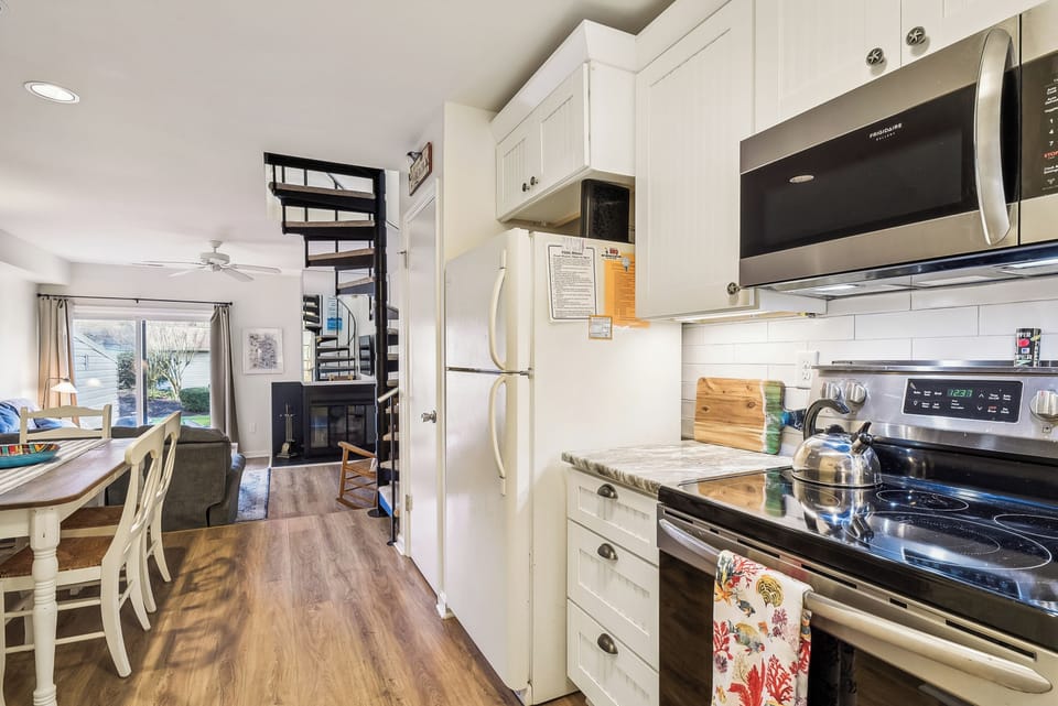 Main Level,Kitchen,