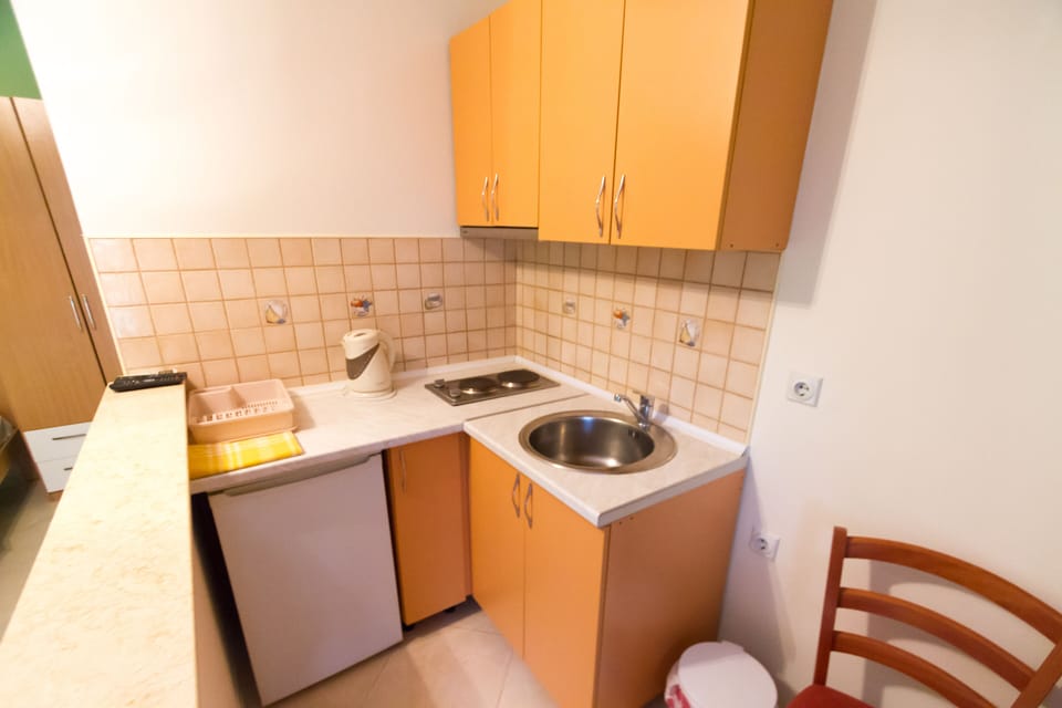 Kitchenette in studio no. 2