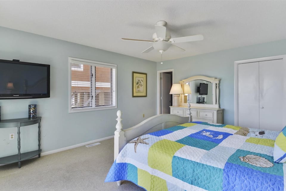 ,Primary Bedroom,Ocean front King with private bath