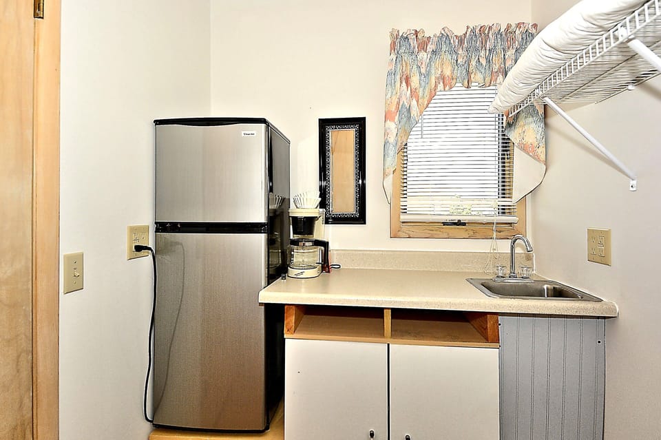 Upper Level,Kitchenette,