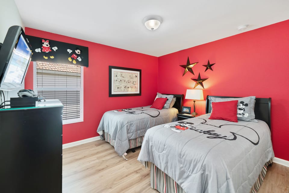 2nd Floor Bedroom (1)