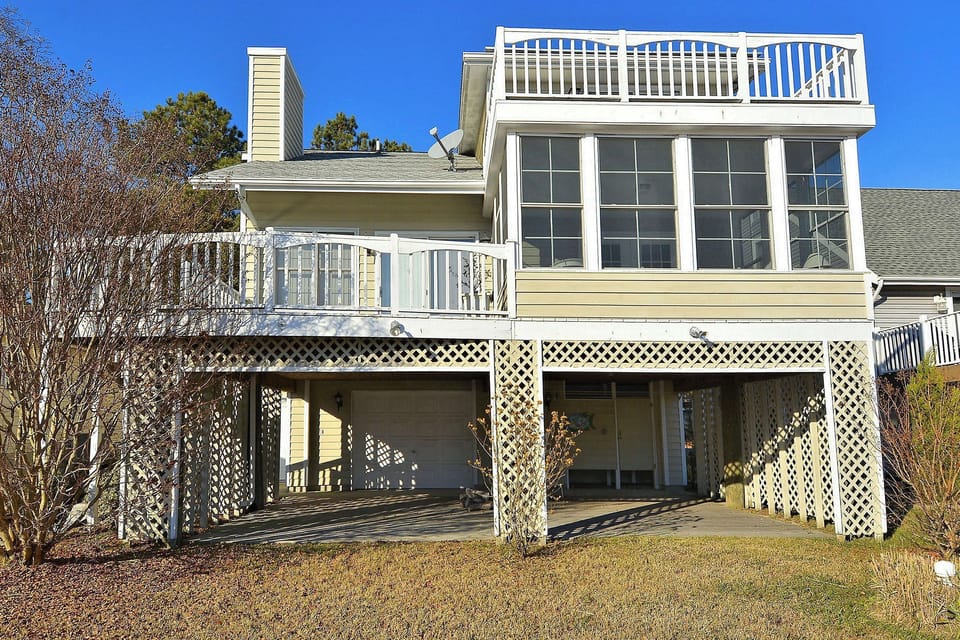 Exterior,Back Elevation,