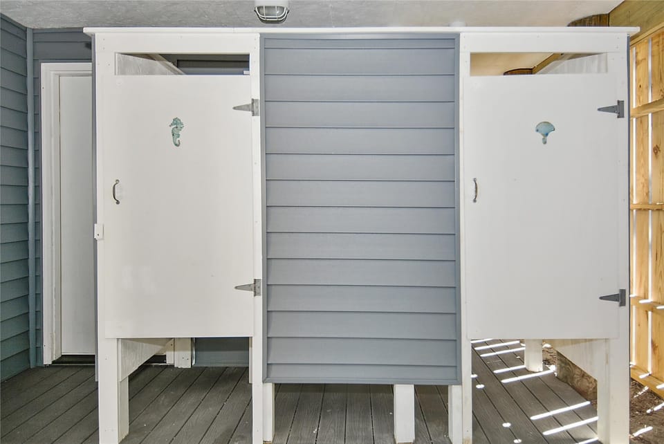 Parking/Lower,Showers,