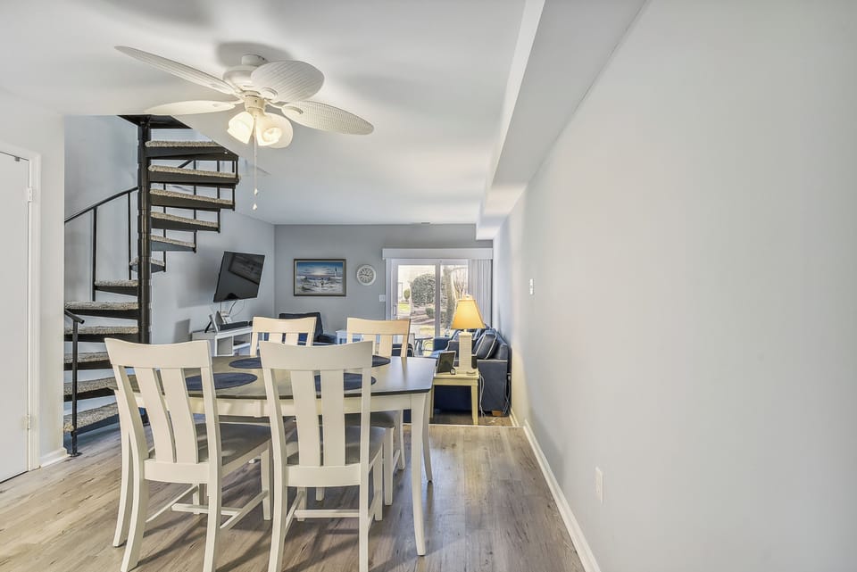 Main Level,Dining Area,
