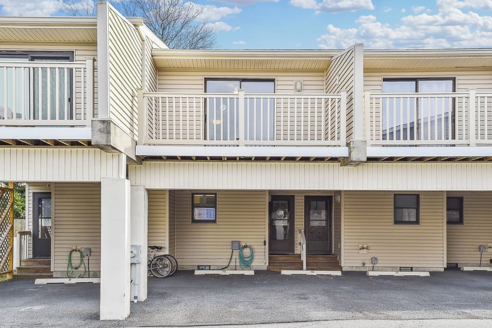 Exterior,Front Elevation,