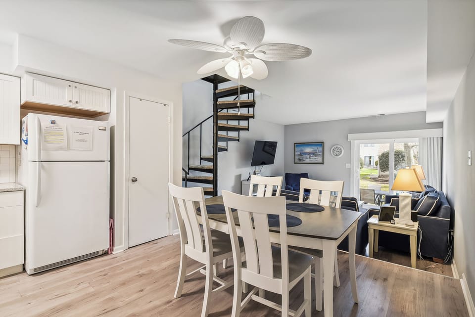 Main Level,Dining Area,