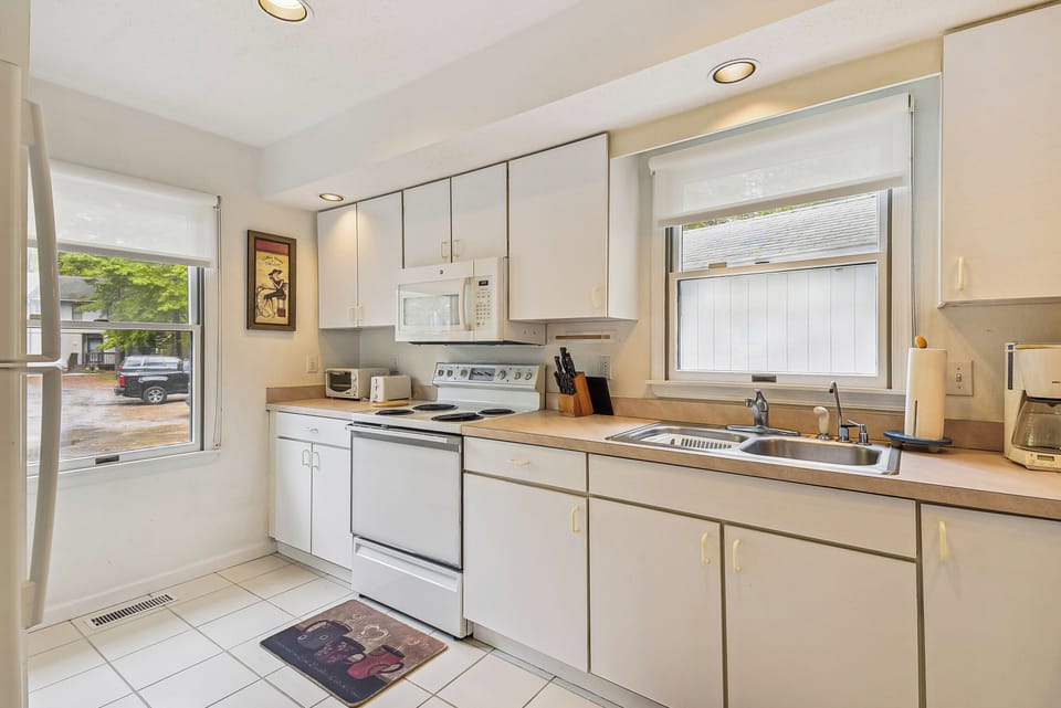 Main Level,Kitchen,
