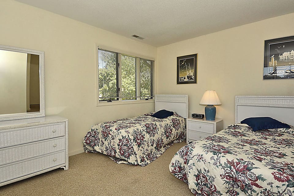 Upper Level,Bedroom,