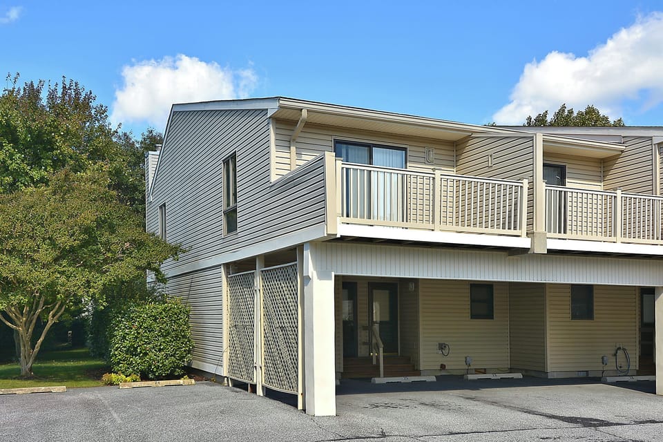 Exterior,Doggett,