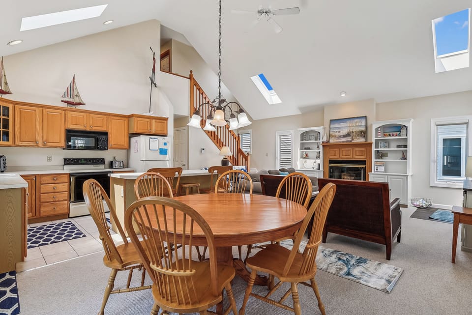 Main Level,Dining Area,