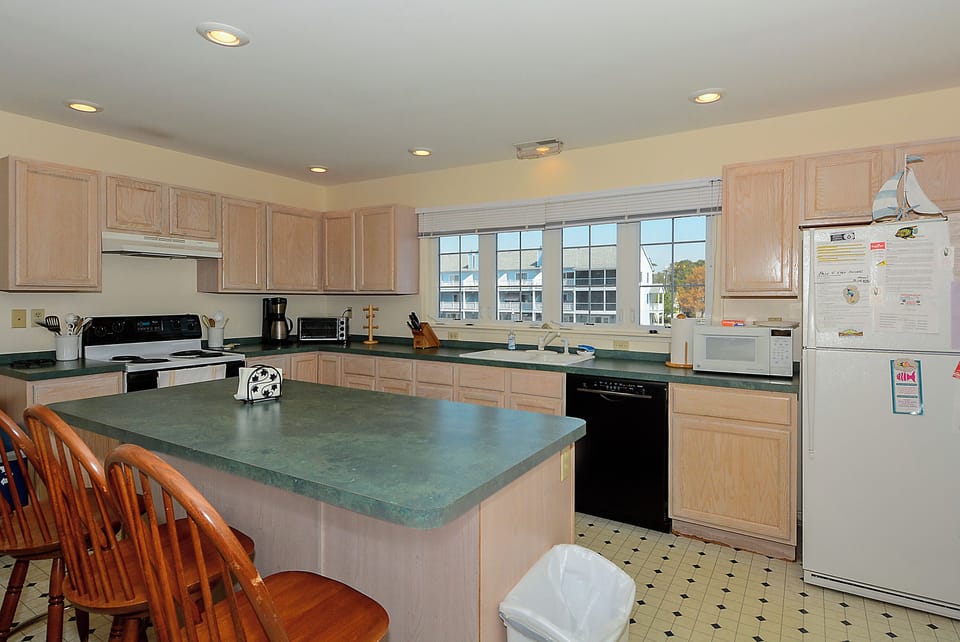 Main Level,Kitchen,