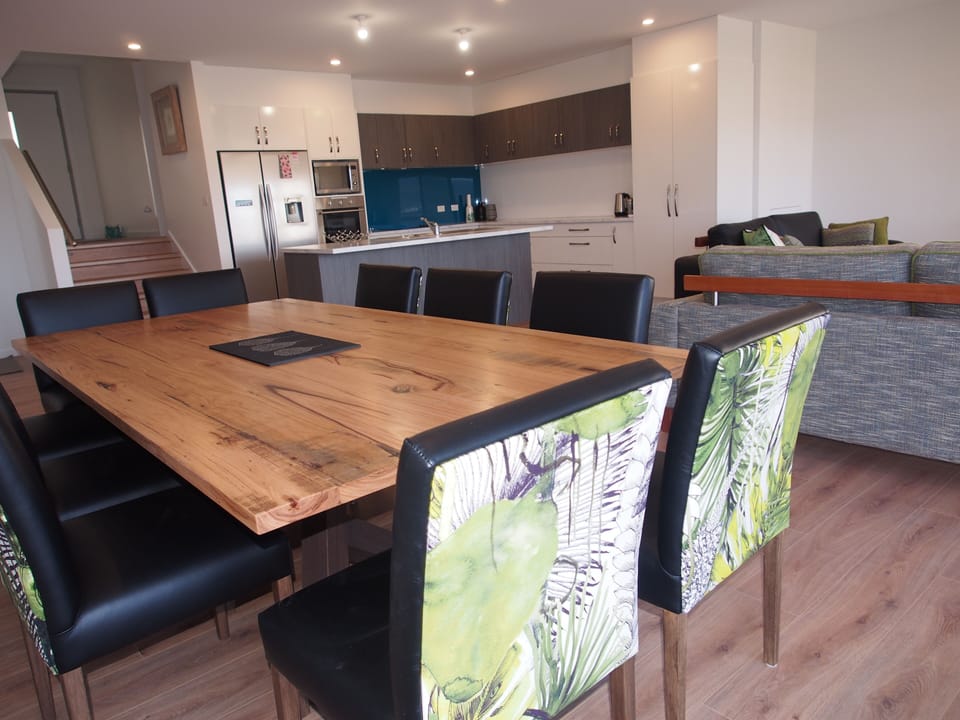 dining table for up to 10 people