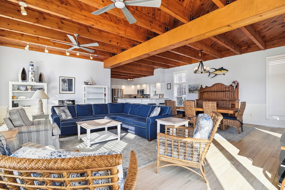 Main Level,Living Room,