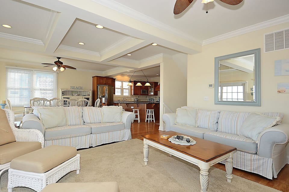 Main Level,Living Room,