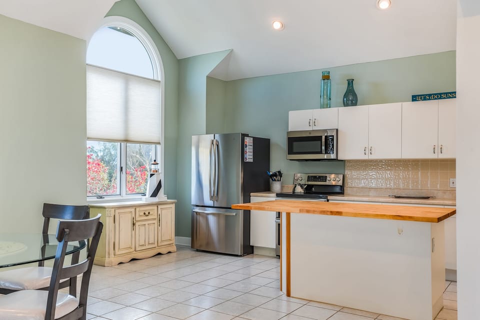 RF10: Sunset Sanctuary | Top Level Kitchen