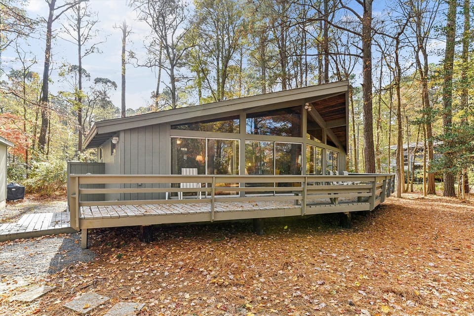 ,Front Elevation,