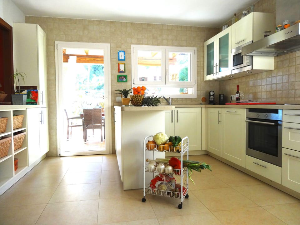 Kitchen 2