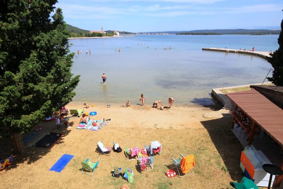 Nearby beaches