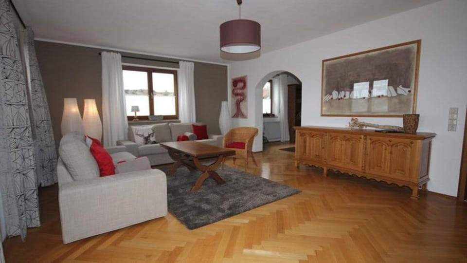 Gepflegte, großzügige Ferienwohnung in ruhiger Dorfrandlage Apartment in Bavaria