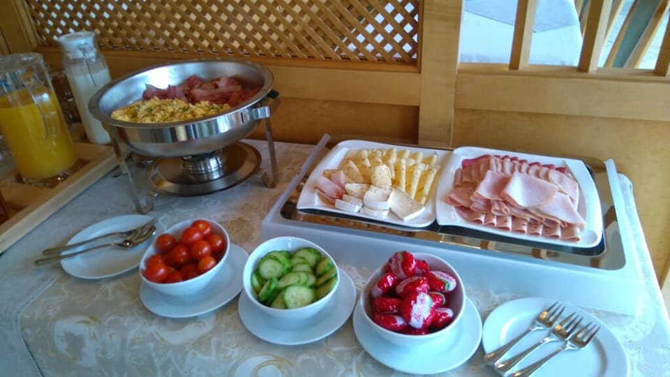 Breakfast meal