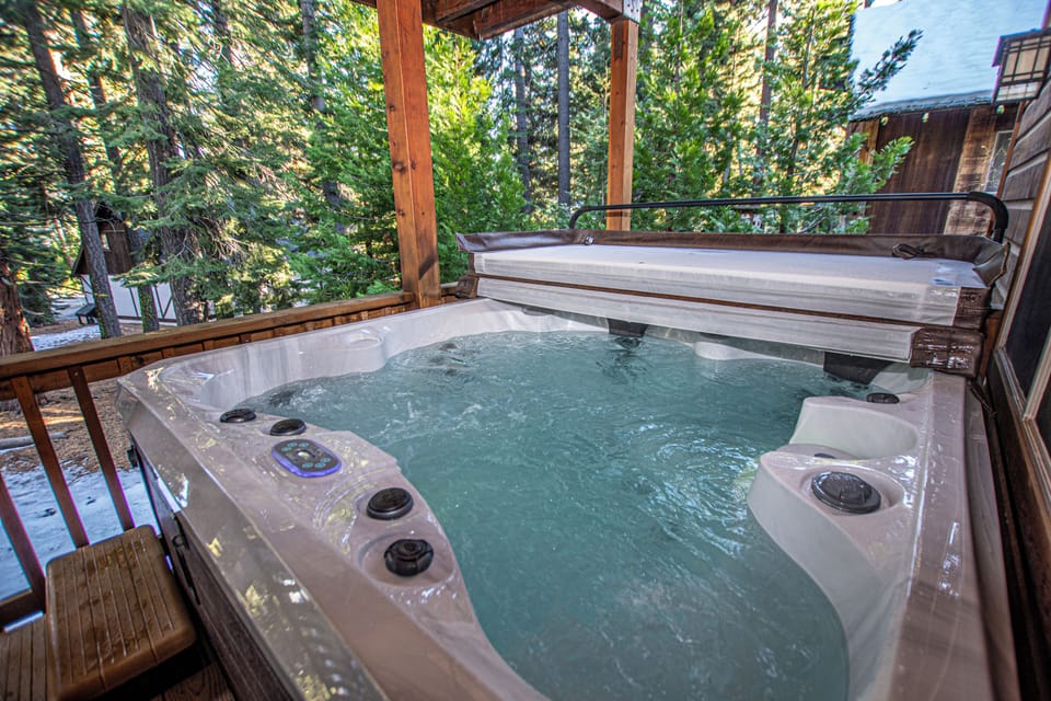Tahoe Woods - Hot Tub