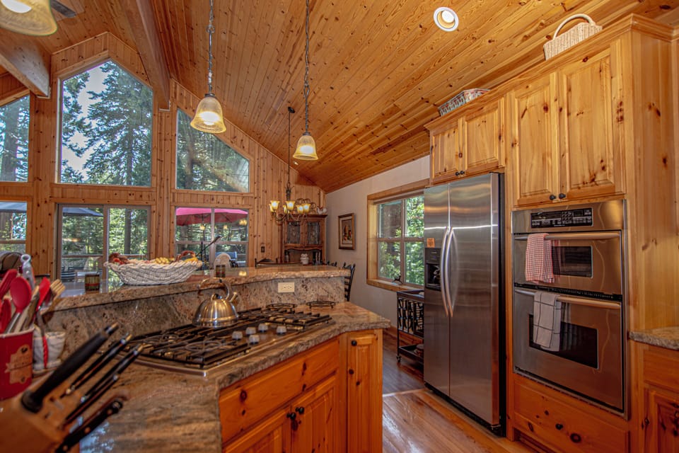 Tahoe Woods - Kitchen Double Oven