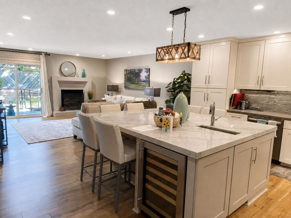 Kitchen to livingroom