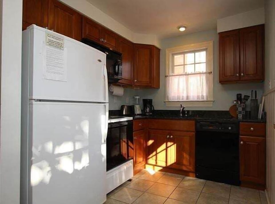 Kitchen with Stove/Oven, Microwave, Dishwasher, and Blender...