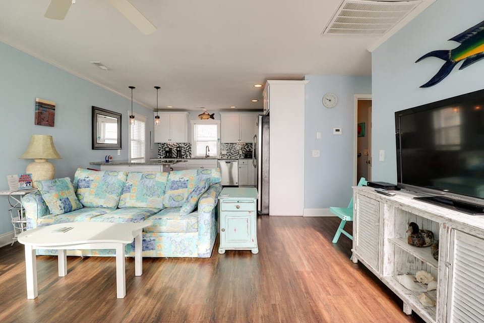Living to kitchen