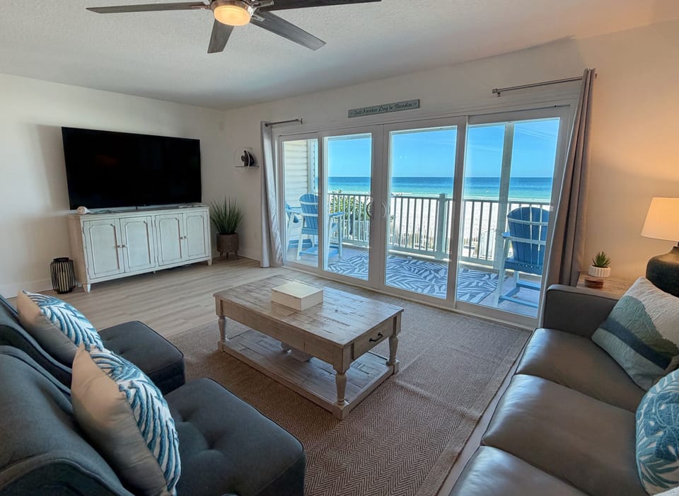 Listen to the waves crash in the comfortable living room while w - Listen to the waves crash in the comfortable living room while watching TV or reading your favorite book.