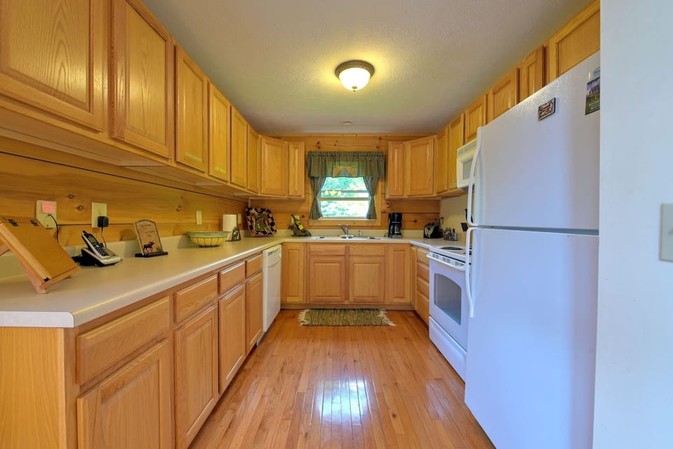 Main Level - Fully Equipped Kitchen
