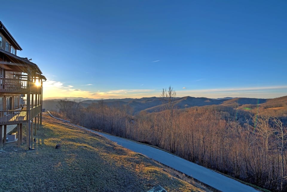 Year-Round Mountain Views