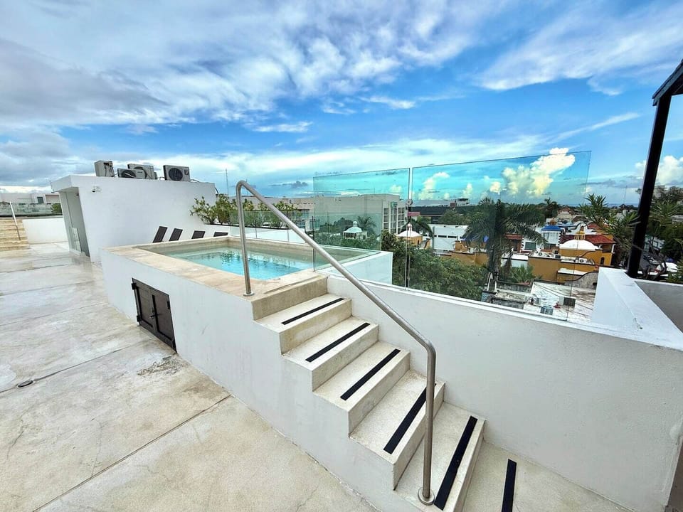 Rooftop Jacuzzi, please ask the front desk to heat it for you or schedule it in advance. 