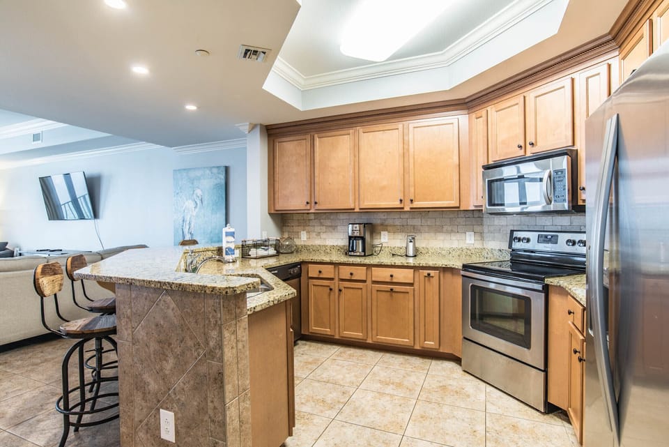 Phoenix West II 1404 Kitchen
