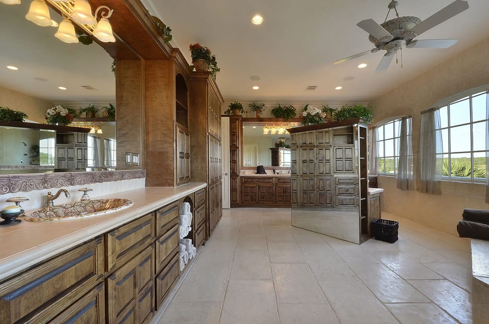 Master Bath Upstairs
