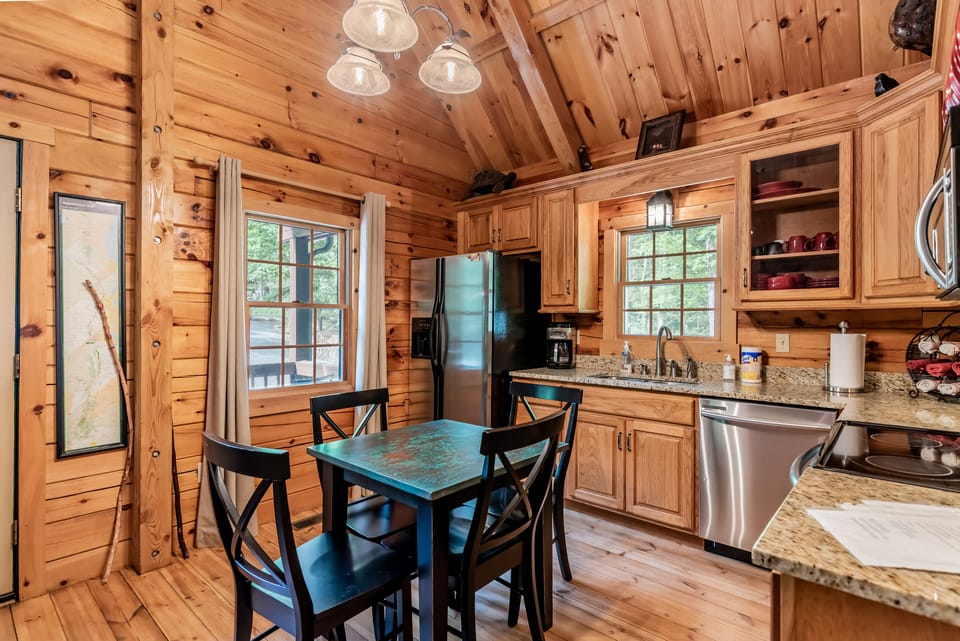 Eat-in kitchen