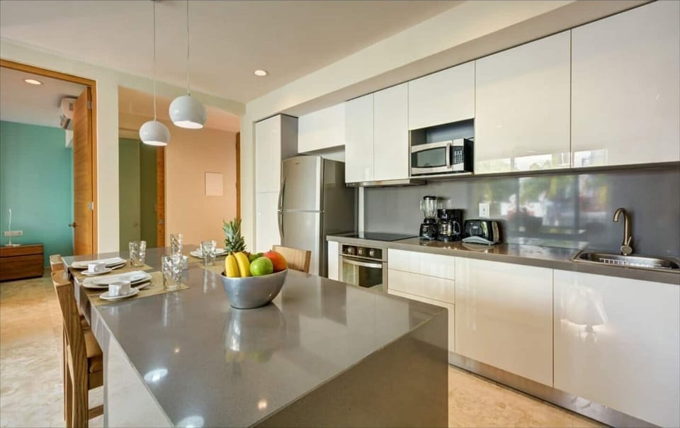 Full kitchen, stove, refrigerator, microwave, coffee maker, toaster, blender. Dishes to prepare and eat a meal