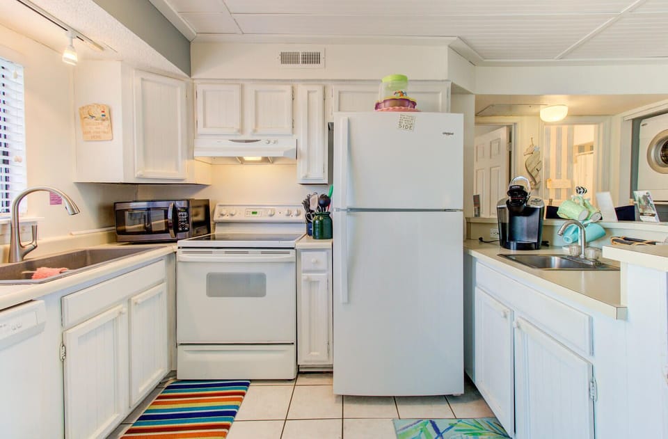 Salty Hammocks A2-Kitchen