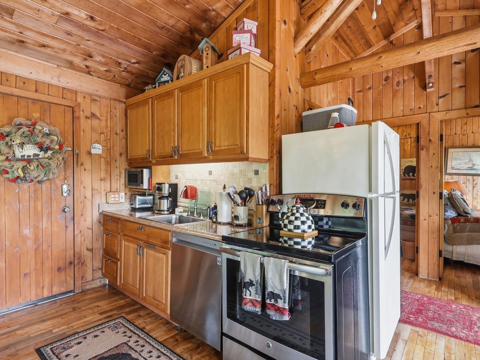 Renovated well stocked kitchen