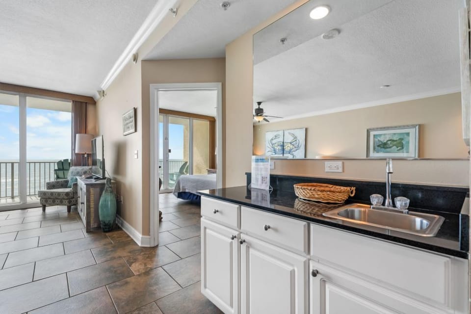 8 SAN502 WET BAR