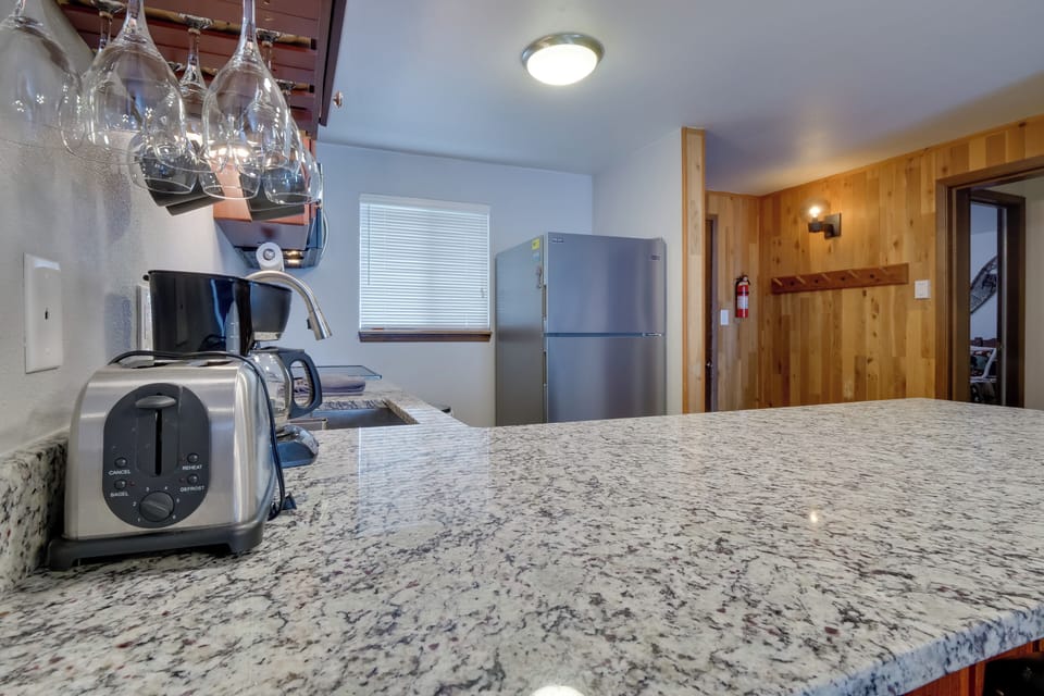 Kitchen | Crockpot | Coffee Maker | Spices
