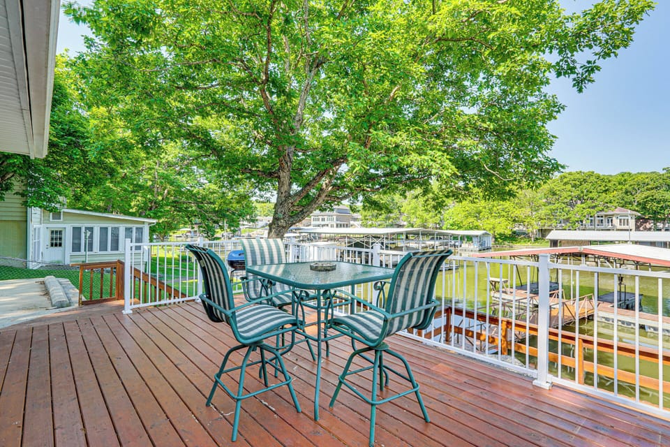 Lake Ozark Vacation Rental | 2BR | 1BA | 750 Sq Ft | Step-Free Access