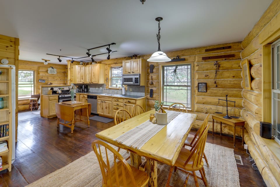 Dining Area | Dishware & Flatware Provided | High Chair