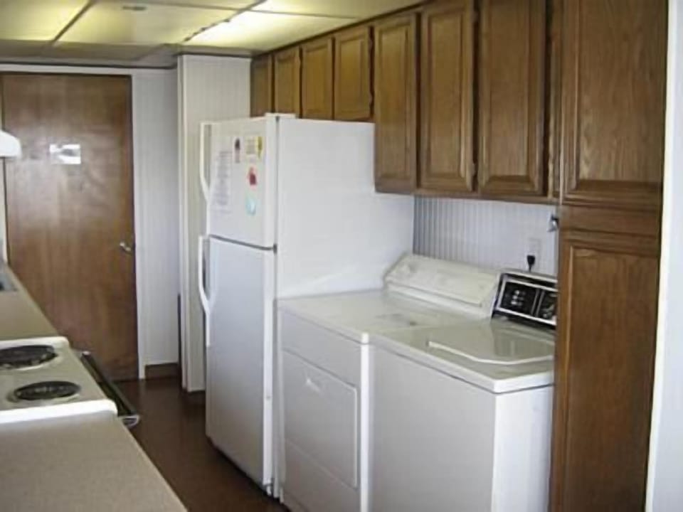 Kitchen/washer and dryer