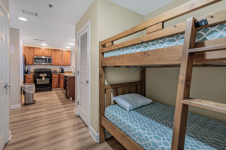 Bunkbed in the hallway nook