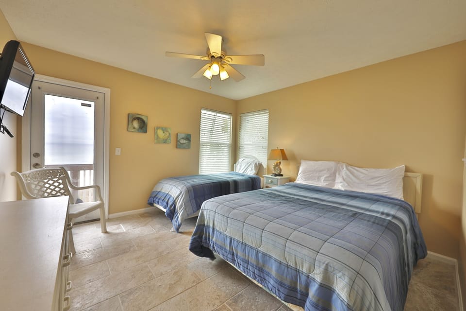 Upstairs Bedroom #2